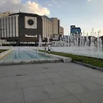 Palace Of Culture 2-Bedroom Retreat On Skobelev Blvd