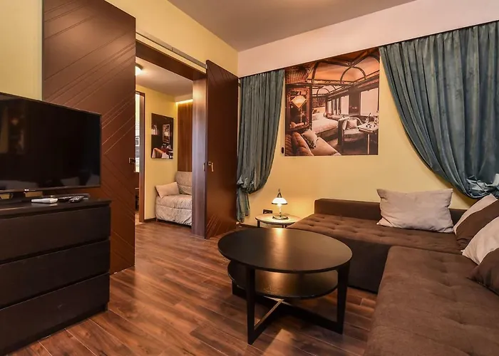 Palace Of Culture 2-Bedroom Retreat On Skobelev Blvd