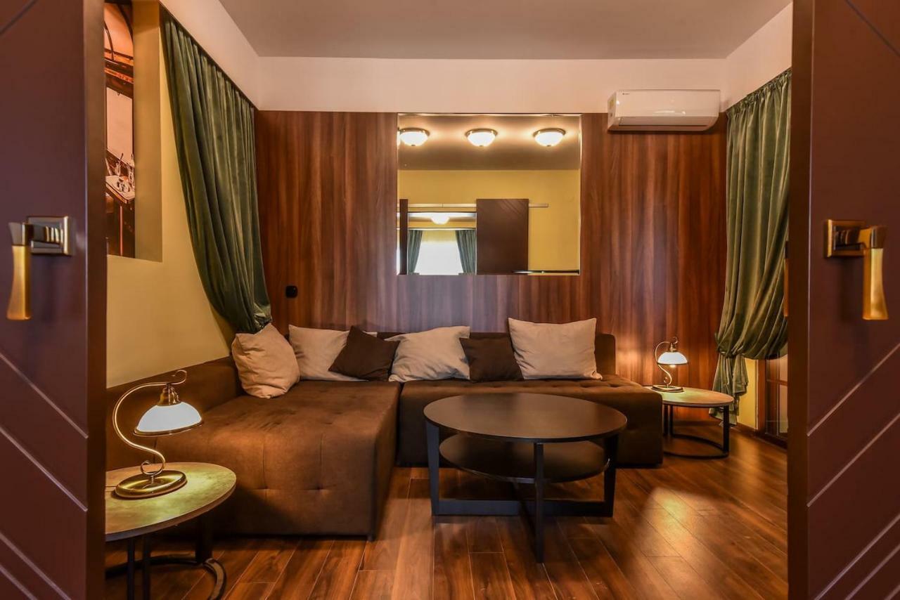 Palace Of Culture 2-Bedroom Retreat On Skobelev Blvd Apartment